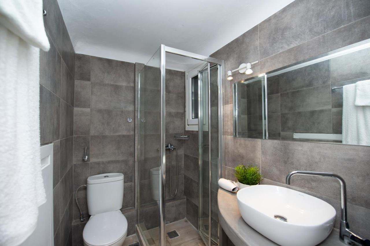 Superior Beachfront Apartment 1 With View To The Aegean Sea Panormos  エクステリア 写真