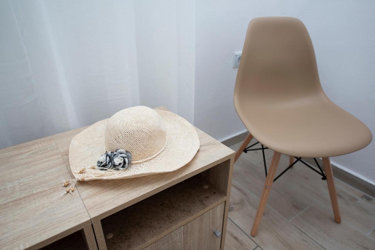 Superior Beachfront Apartment 1 With View To The Aegean Sea Panormos  エクステリア 写真